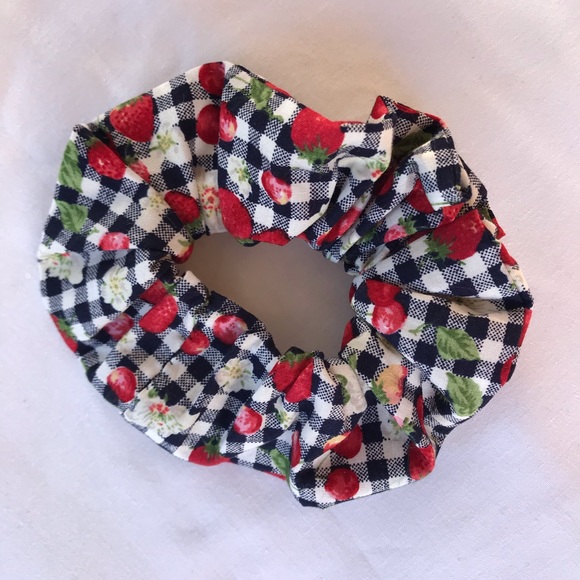 Handmade Scrunchie ‘PICNIC’ - Picture 5 of 6